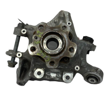 Кулак поворотний (цапфа) задня ліва BMW 5 G30/G31 2016-2023 (6866337)