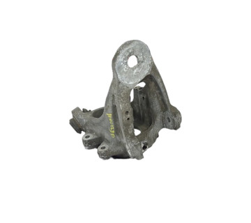Кулак задній правий BMW X5 F15 2013-2018 (677098406)